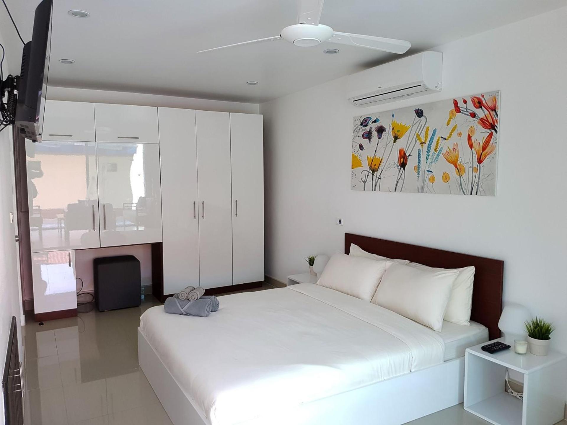 Beachside 3-Bedroom Townhouse W Private Pool At 70 Meters From Beach Ban Bang Po Buitenkant foto